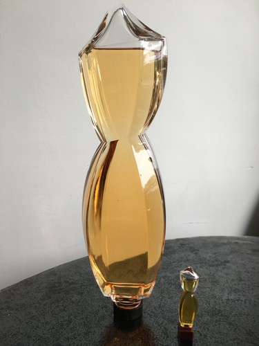 Factice géant caron pour - de,