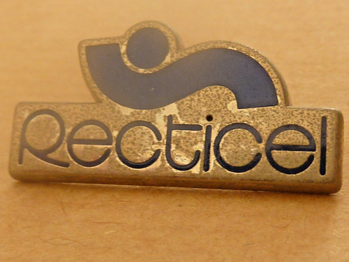 Pin pins badge - badge., recticel