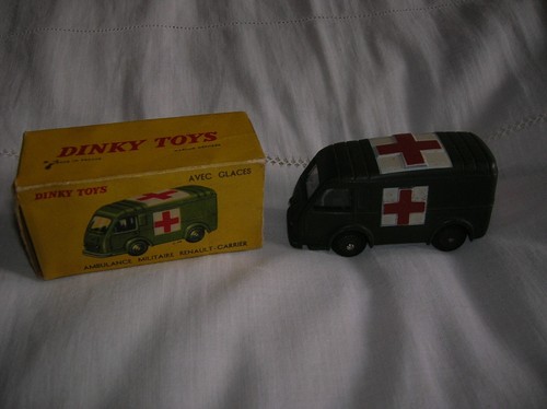 Dinky toys ambulance militaire - ambulance,