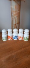 pots à épices anciens blanc orange bleu vert