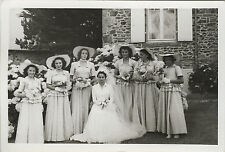 ANTIQUE PHOTO - VINTAGE SNAPSHOT - BRIDESMAID WEDDING GROUP FASHION