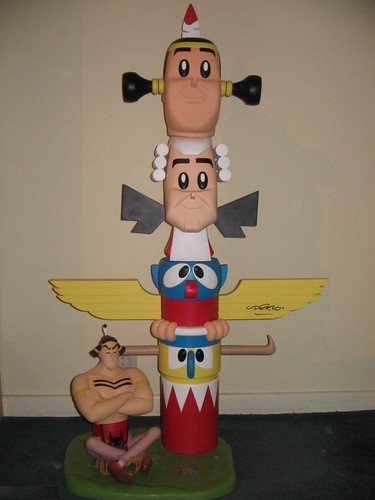 Totem polychrome emett - totem,