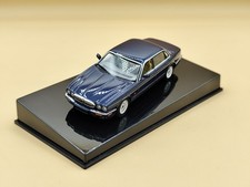1/43 Jaguar XJ8 Berline Bleu 1998 AutoArt ref: 53571