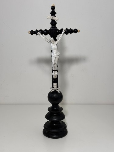 Crucifix ancien bois - crucifix,