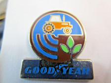 PIN'S AGRICULTURE / TRACTOR / COMBINE / GOODYEAR TIRES / RARE