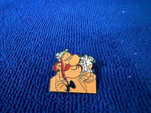 Pin pins asterix et - pin's,