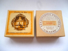 Boite a poudre parfumerie