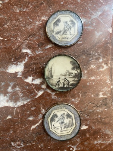 Rare boutons avec miniatures - boutons,