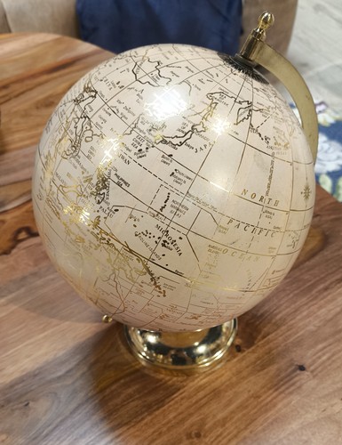 Globe terrestre décoratif