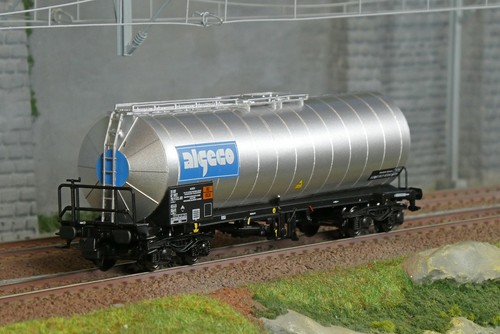 Wagon citerne isolé essieux - isolé, 4