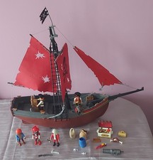 Bateau Pirates + figurines et