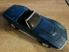 VOITURE MINIATURE 1/18