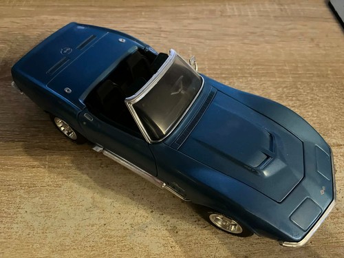 Voiture miniature 18 - voiture, 1/18