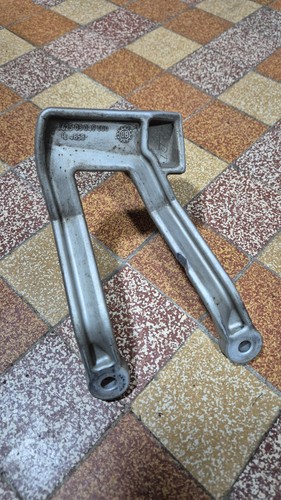Repose pied arrière droit - , /