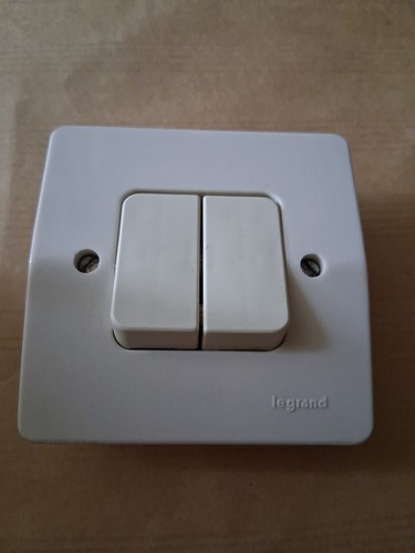 Double bouton poussoir va - bouton,