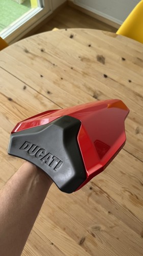Capot selle ducati - de,