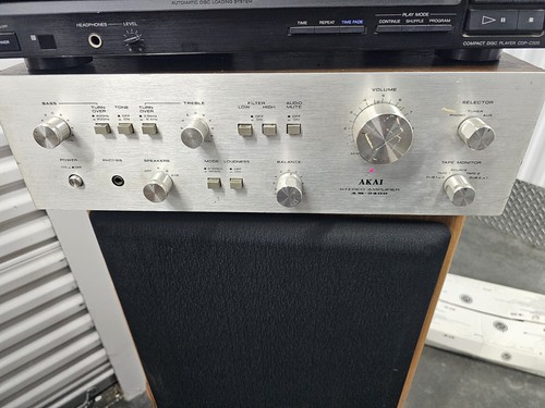 Akai intergrated amplifier - intergrated,