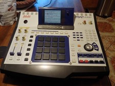 AKAI MPC 4000 DRUM MACHINE/ SAMPLER /CD/HD/ AK.SYS SYSTEM & LAPTOP 