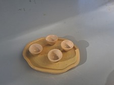 Dinette : plateau avec quatre