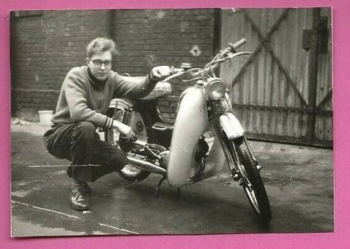 Photo époque cyclomoteur - -,