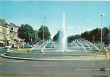 CHATELLERAULT - le jet d'eau