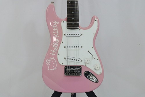 Squier fender hello kitty - by,