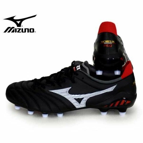 Chaussures football neuves - chaussures,