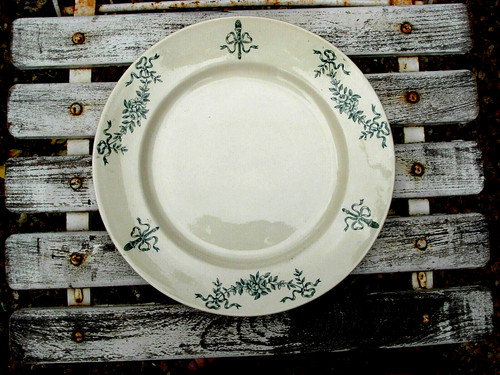 Assiette plate ancienne signé