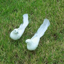 Pigeons artificiels fausses