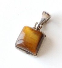 Pendentif en Oeil de Tigre et