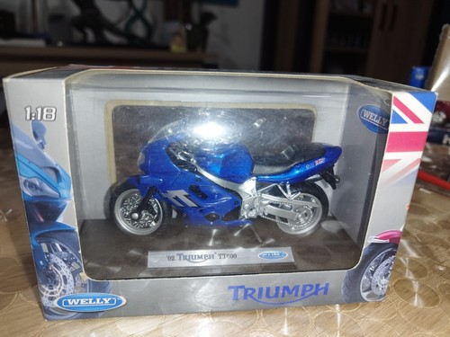Moto triumph modele 600 - moto,