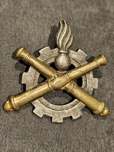 Insigne pucelle militaire - insigne,