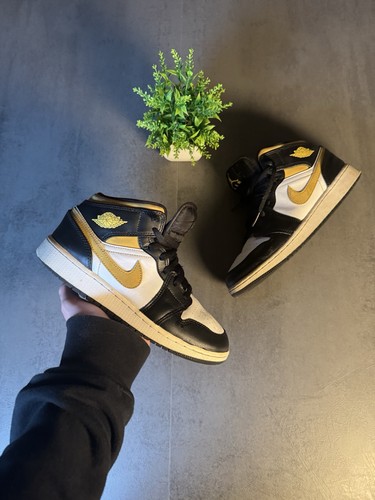 Jordan mid noir doré - -,