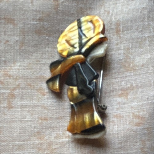 Broche signée léa - broche,