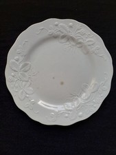 Rare Assiette Dessert Faïence Blanche Creil Et Montereau Relief Fraises