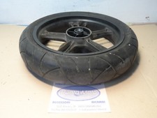 Pneu de jante arrière pour