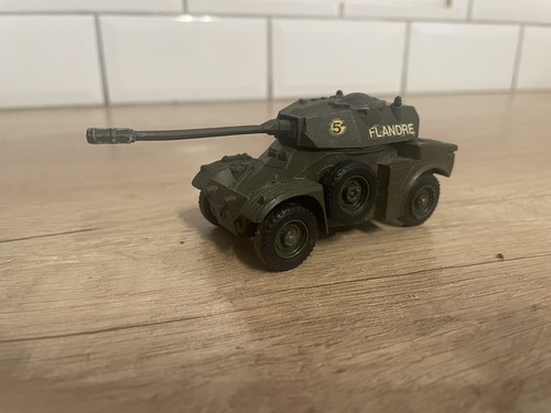 Char militaire panhard - panhard, solido
