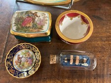 Lot Objets de vitrine Faïence