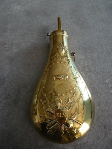 Ancienne poudriere poire a - poudriere,