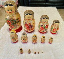 13 ANCIENNES POUPÉES RUSSES