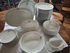 PARTIE DE SERVICE DE TABLE, 52