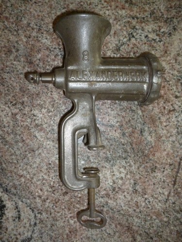Ancien hachoir viande - hachoir, a