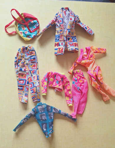 Lot vetements barbie - vetements,