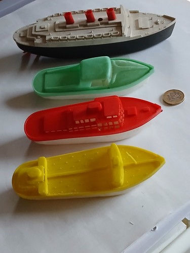 Lot bateaux en - de,