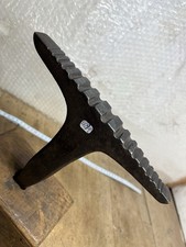 Rare … enclume a Suage