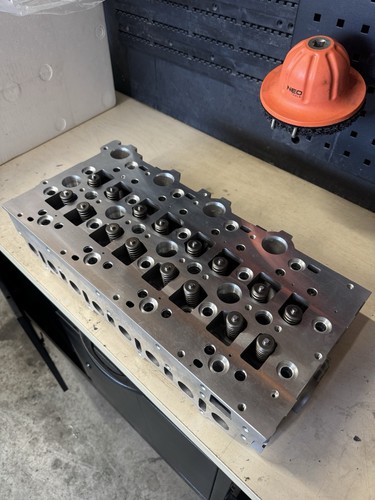 Culasse moteur - culasse,