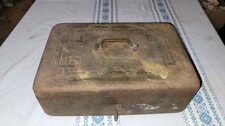 ancien petit coffre fort   en