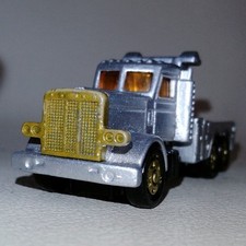 Voiture épave Tomica American