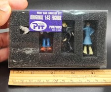 Vintage MINI CAR GALLERY PIT ORIGNAL 1:43 FIGURE Cat Mechanic Female Male