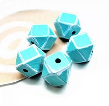 Perles en bois polygones vert